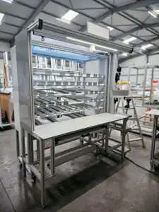 Poste de travail pour l'industrie ferroviaire vue de face